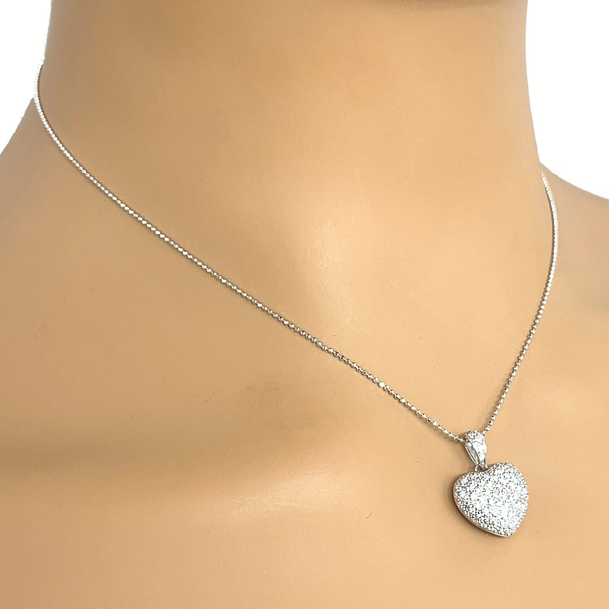 14k White Gold Diamond Heart Pendant  Necklace