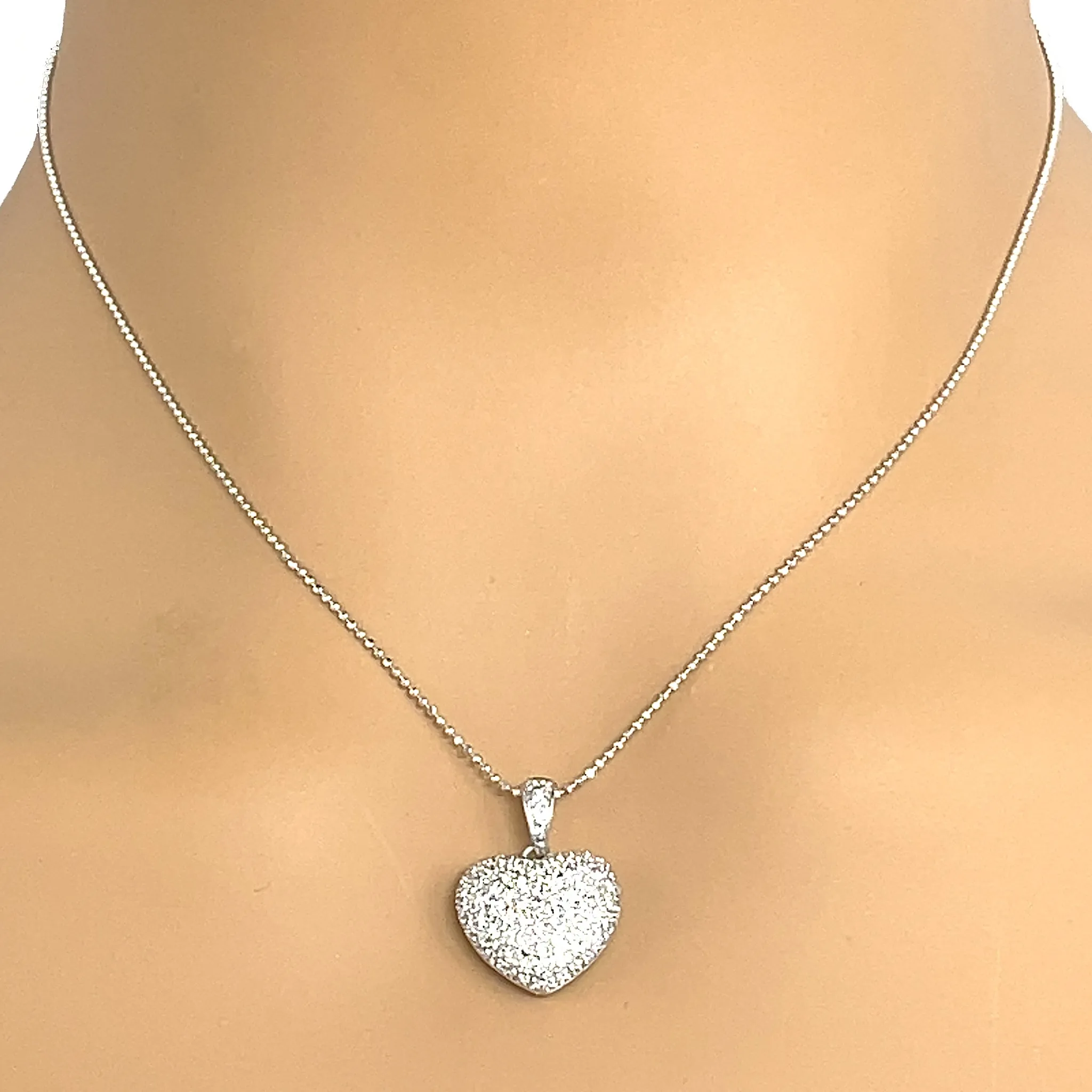 14k White Gold Diamond Heart Pendant  Necklace