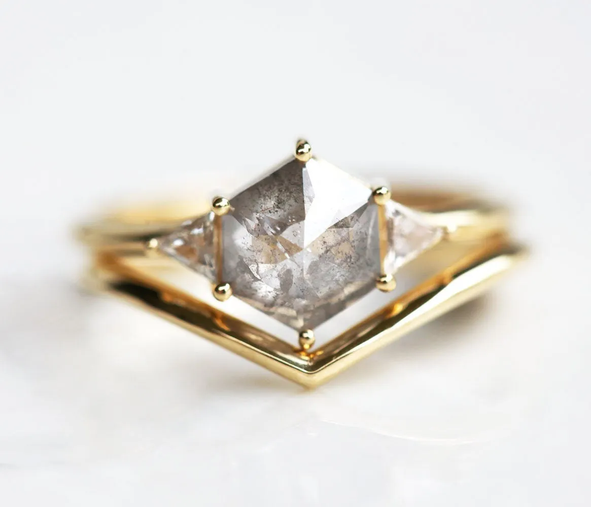 Hexagon Salt Pepper Ring With Side Triangle White Diamonds